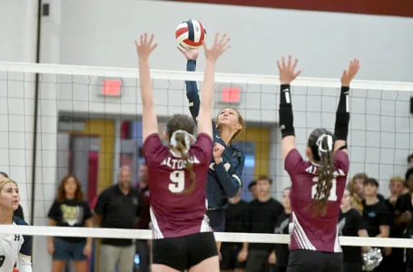 Lady Tigers counting on 3 volleyball all-stars in quest for another district title